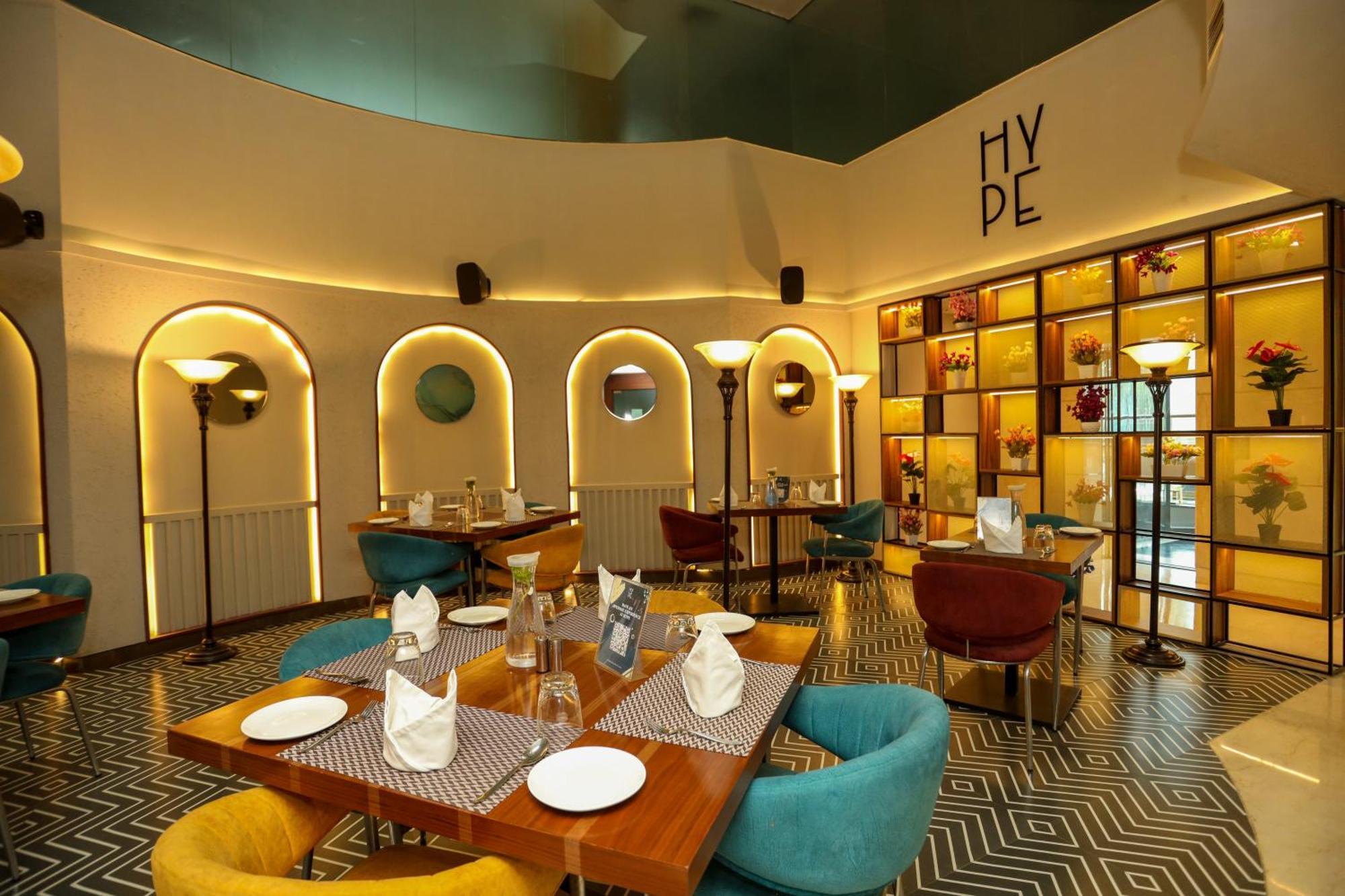 Hyphen Business Hotel Noida Eksteriør billede