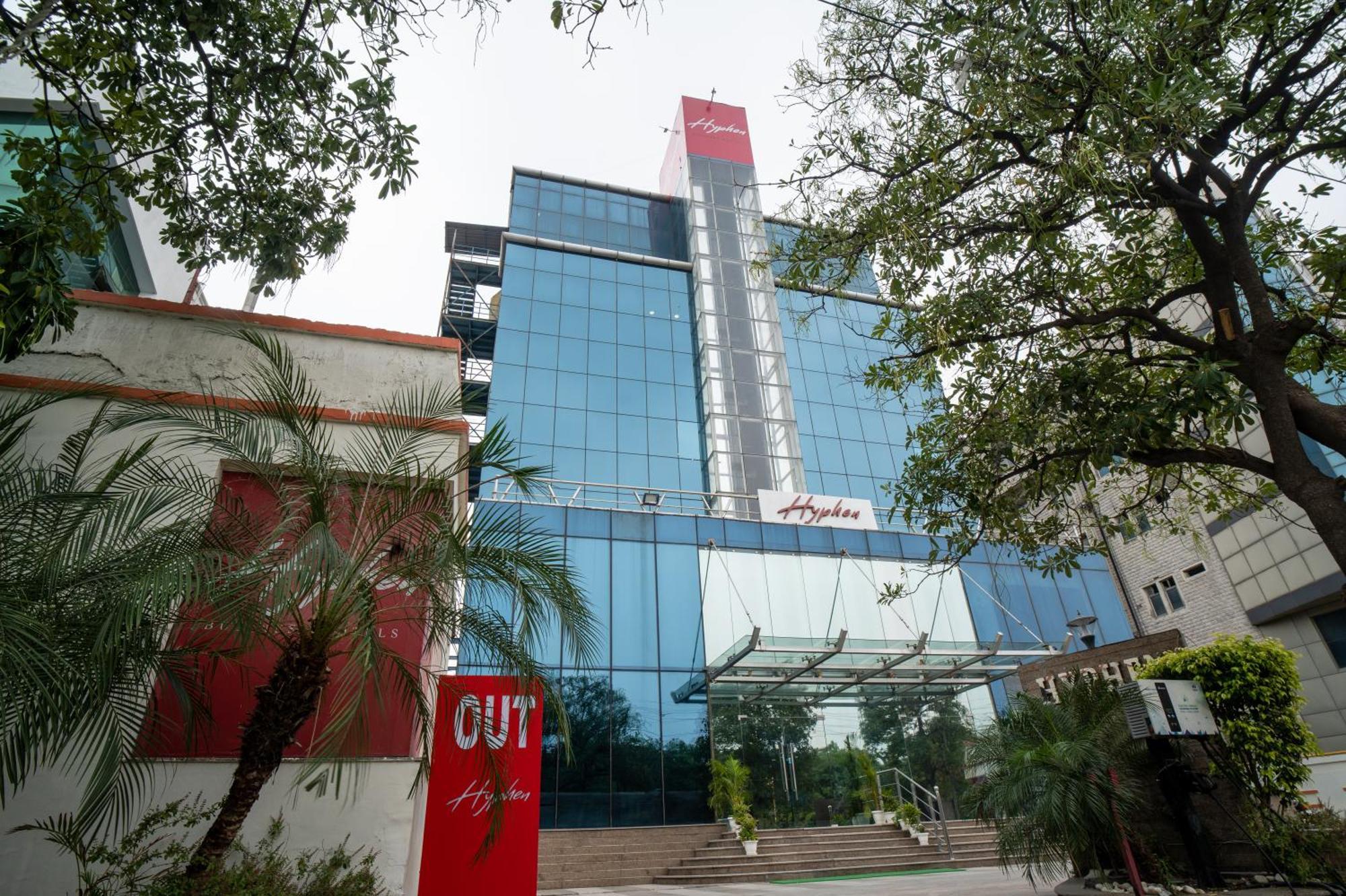 Hyphen Business Hotel Noida Eksteriør billede