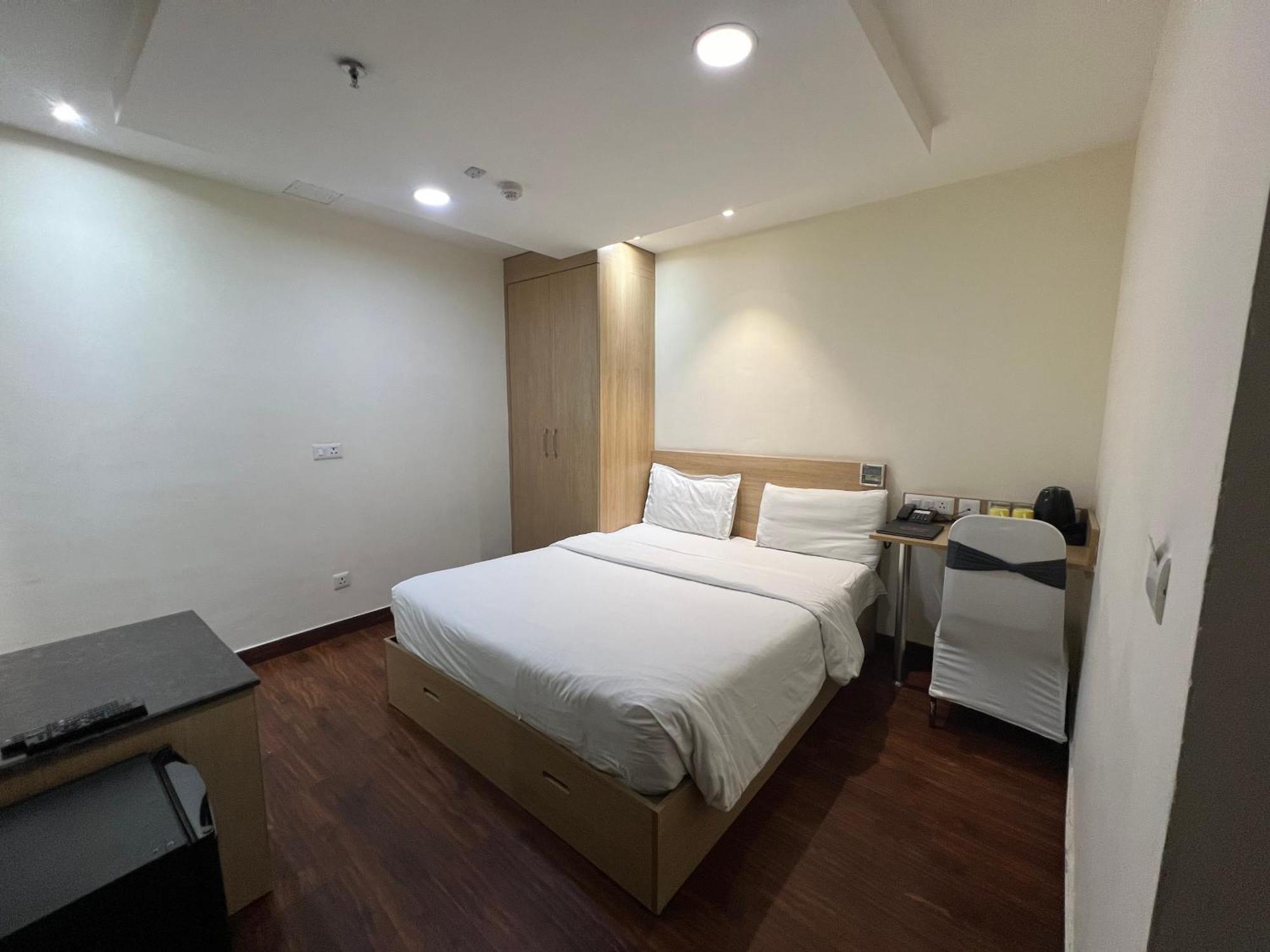 Hyphen Business Hotel Noida Eksteriør billede