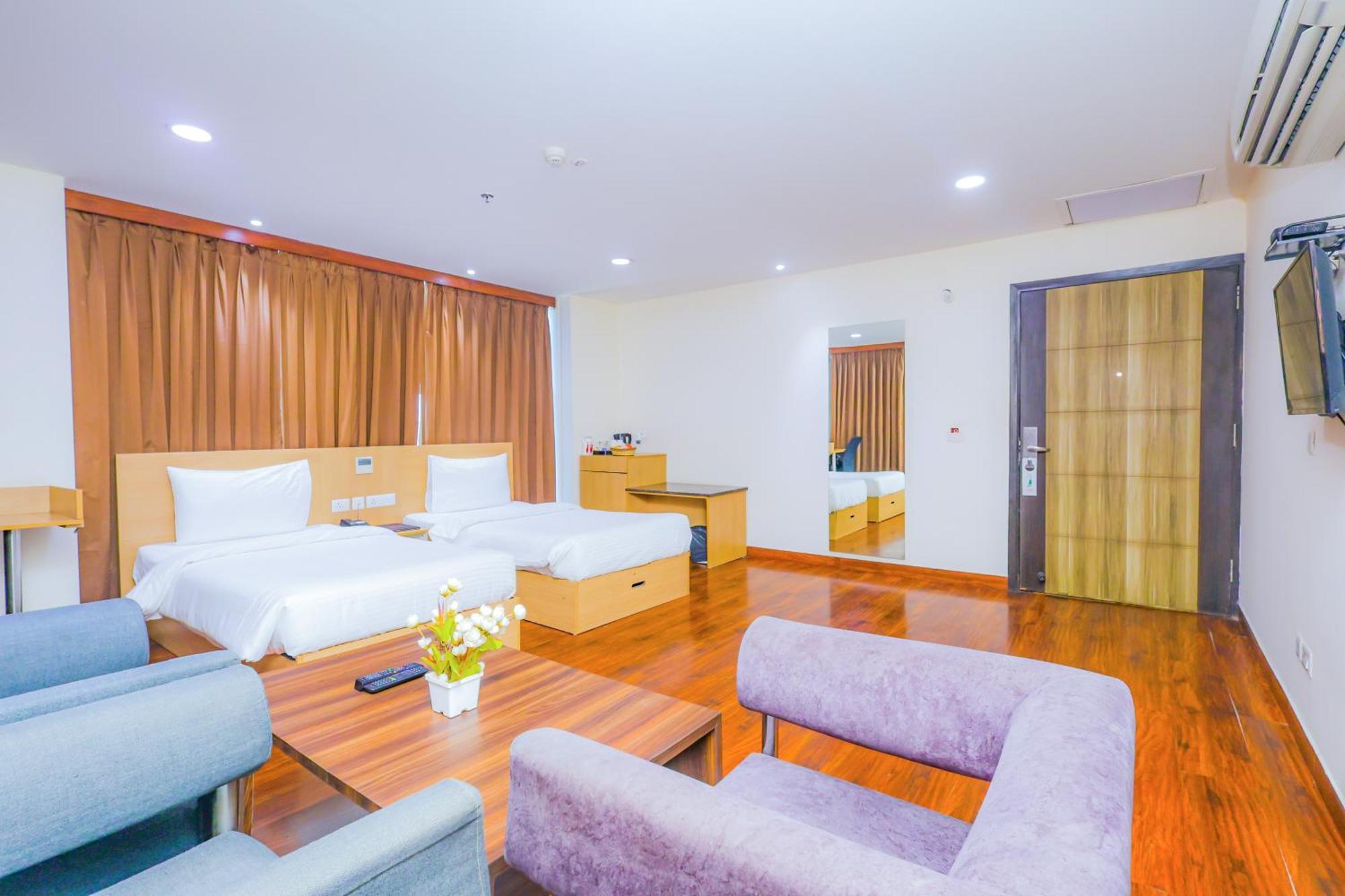 Hyphen Business Hotel Noida Eksteriør billede