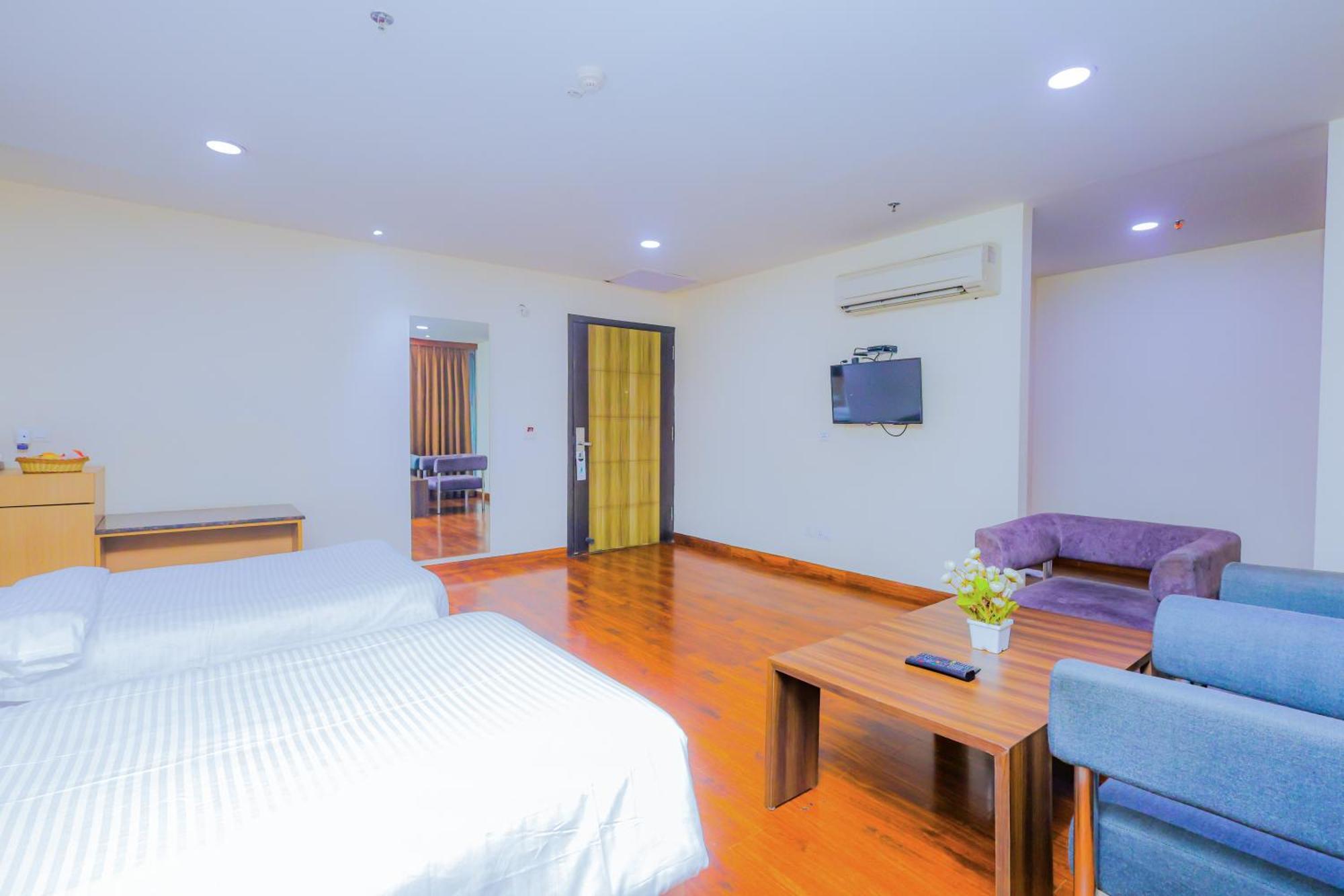 Hyphen Business Hotel Noida Eksteriør billede