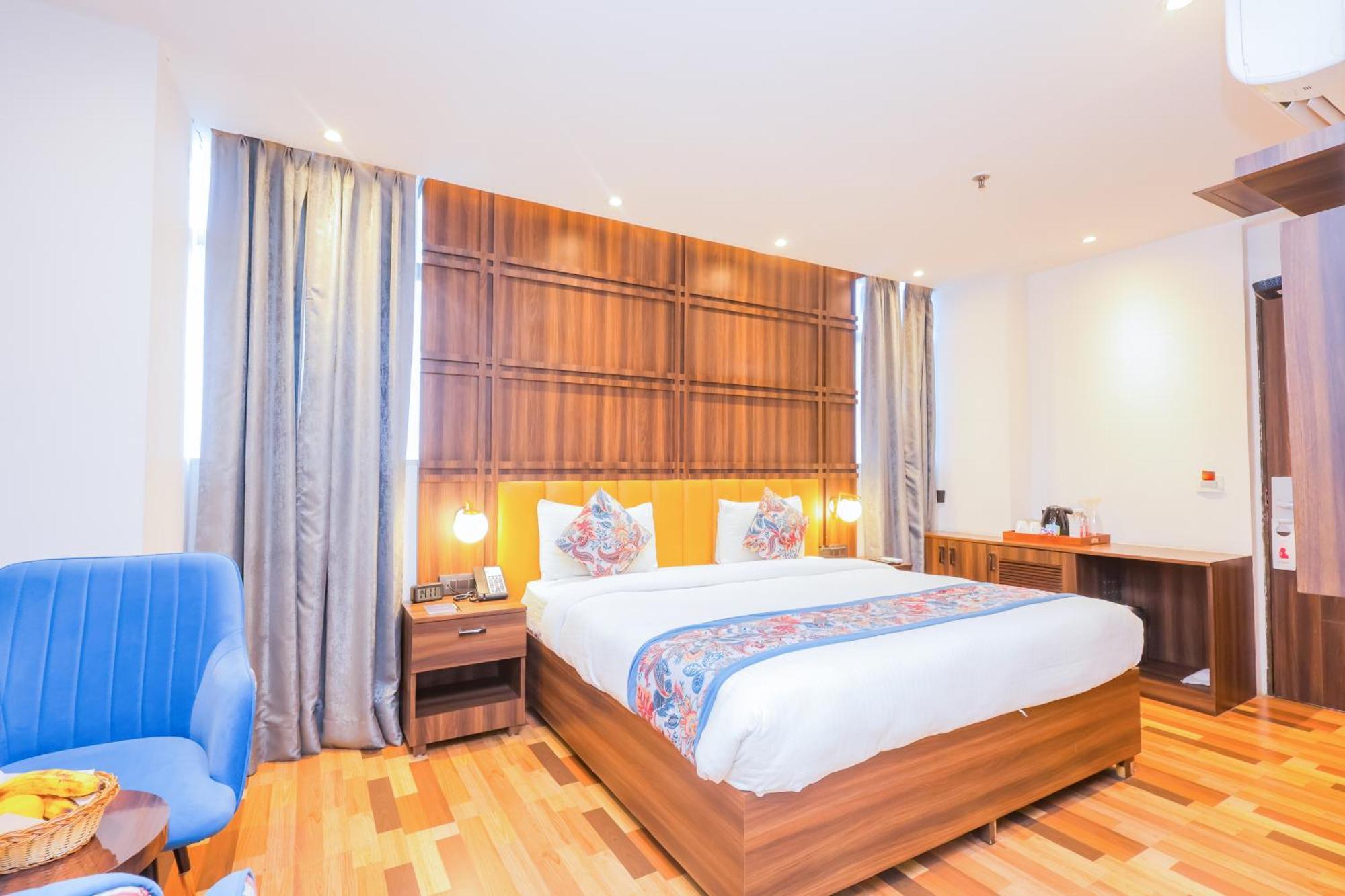 Hyphen Business Hotel Noida Eksteriør billede