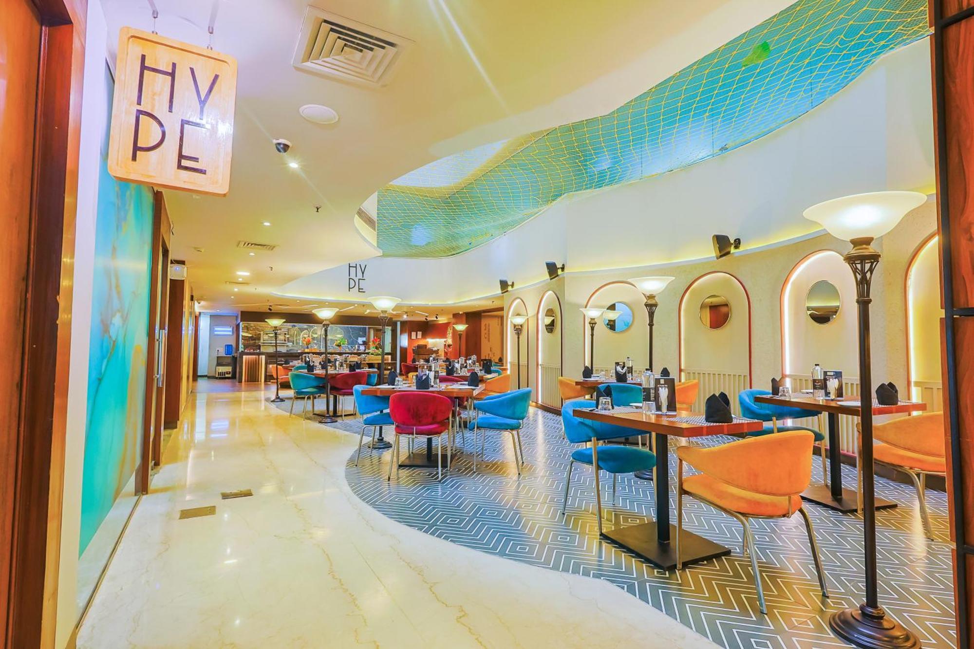 Hyphen Business Hotel Noida Eksteriør billede