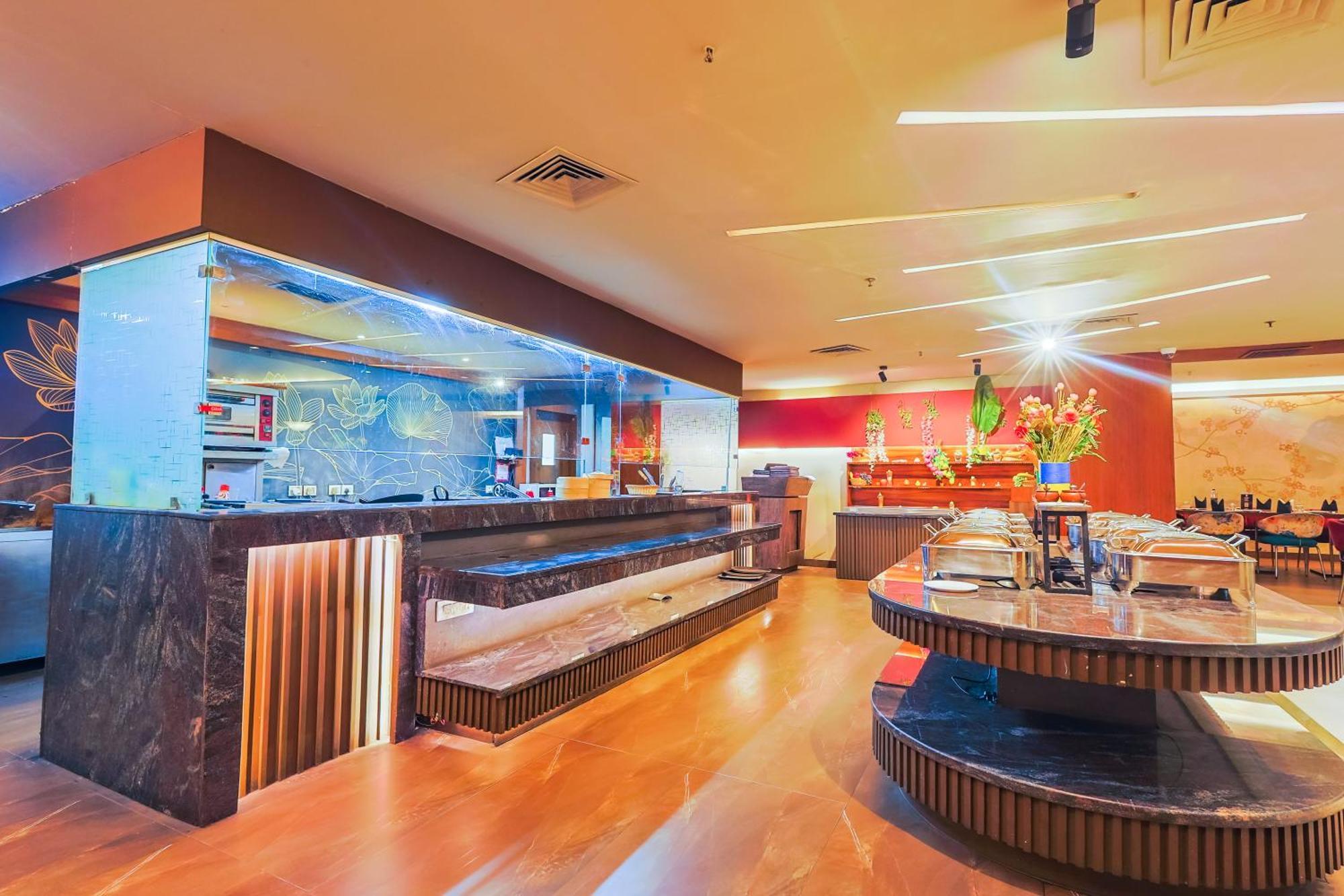 Hyphen Business Hotel Noida Eksteriør billede